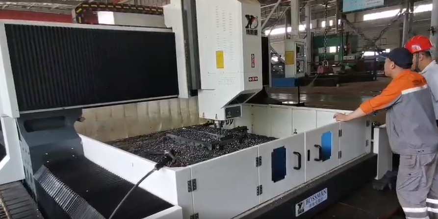2*4龍門鉆銑床加工視頻